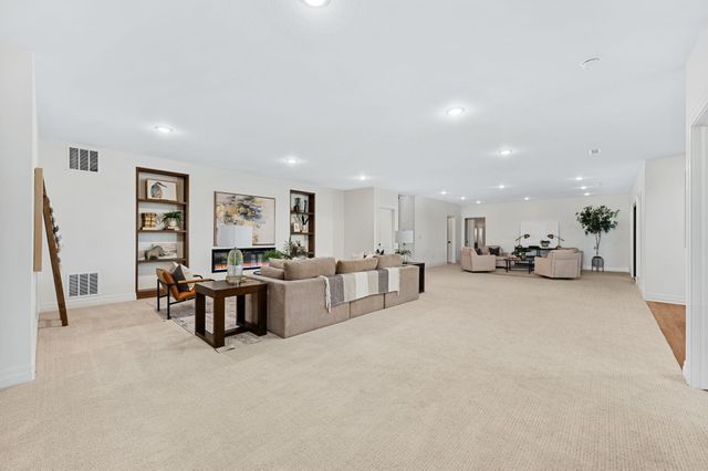 8438 Mossy Stone, Maize, KS 67101