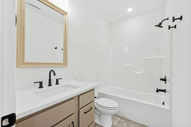 8438 Mossy Stone, Maize, KS 67101