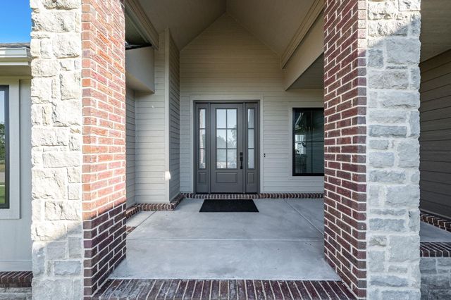 8438 Mossy Stone, Maize, KS 67101