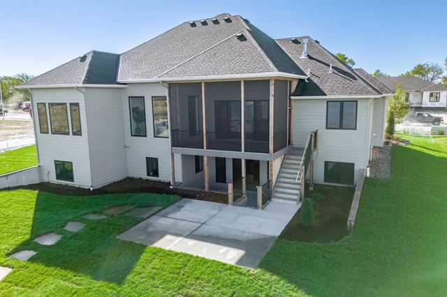 8438 Mossy Stone, Maize, KS 67101