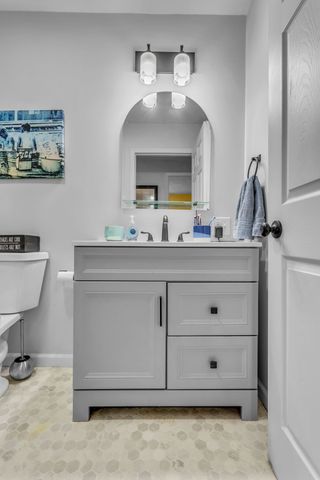 20 S Walnut St, Hohenwald, TN 38462