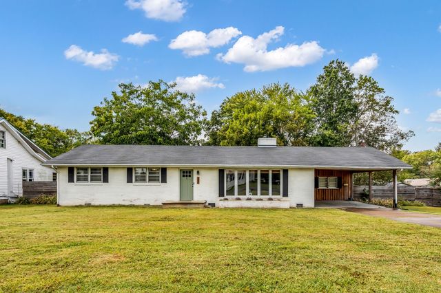 20 S Walnut St, Hohenwald, TN 38462