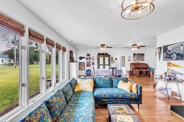 20 S Walnut St, Hohenwald, TN 38462