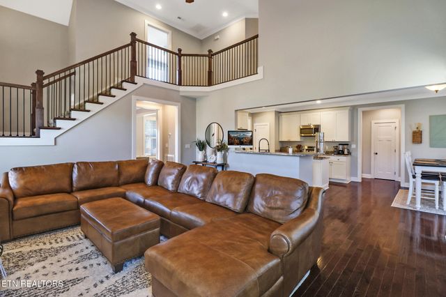 110 Wolf Creek Way, Oak Ridge, TN 37830