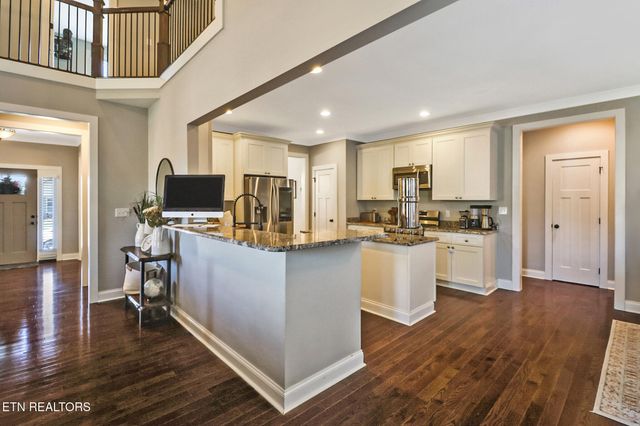 110 Wolf Creek Way, Oak Ridge, TN 37830