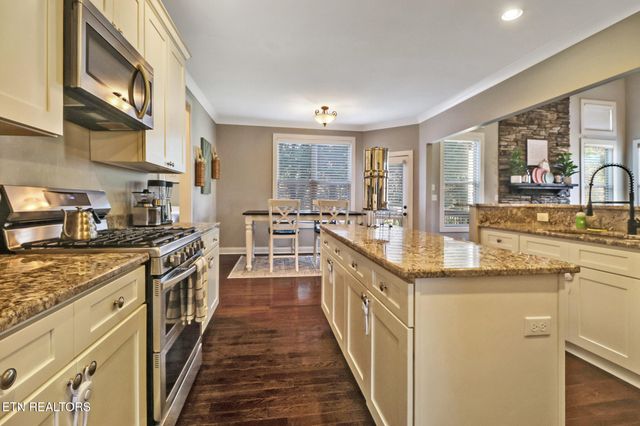 110 Wolf Creek Way, Oak Ridge, TN 37830