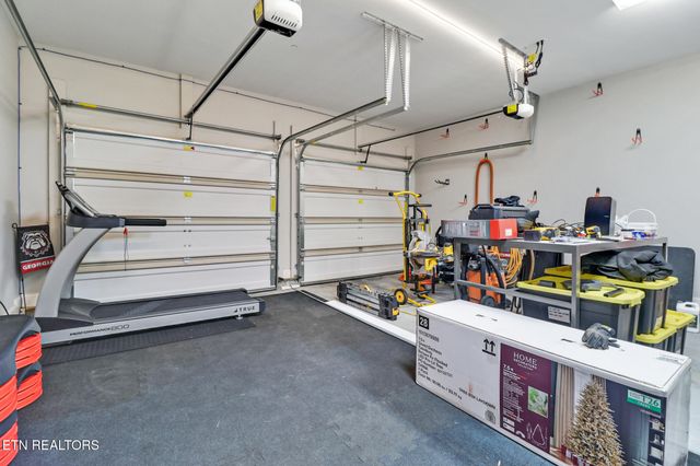 110 Wolf Creek Way, Oak Ridge, TN 37830