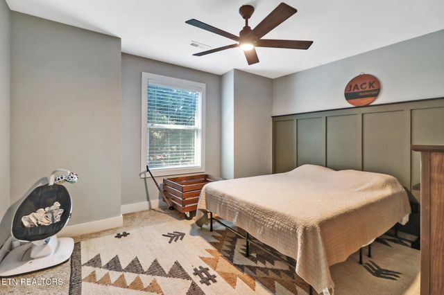 110 Wolf Creek Way, Oak Ridge, TN 37830