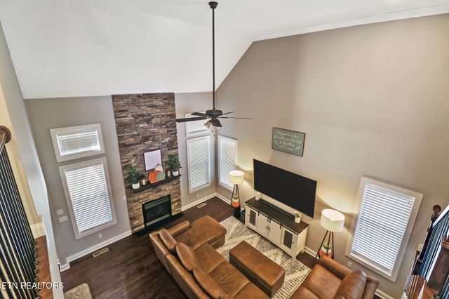 110 Wolf Creek Way, Oak Ridge, TN 37830