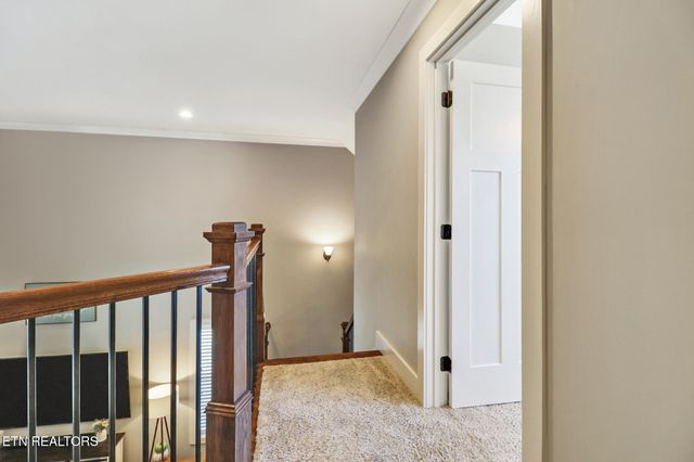 110 Wolf Creek Way, Oak Ridge, TN 37830