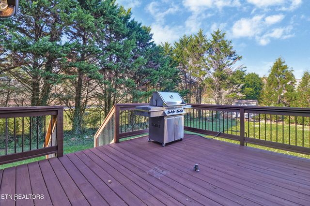 110 Wolf Creek Way, Oak Ridge, TN 37830