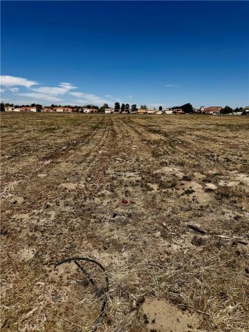 1 Clearview, Apple Valley, CA 92308
