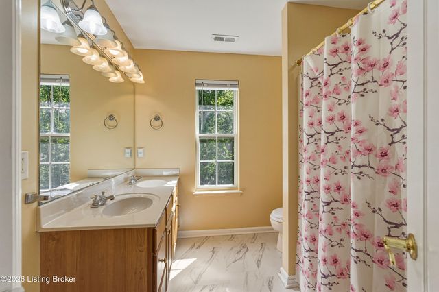 5312 Craigs Creek Dr, Louisville, KY 40241