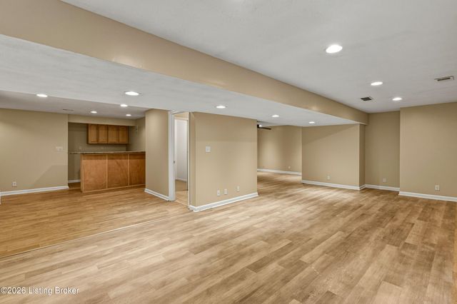 5312 Craigs Creek Dr, Louisville, KY 40241