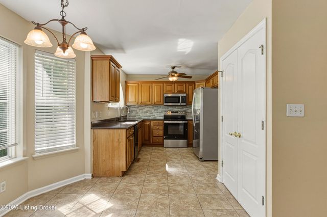 5312 Craigs Creek Dr, Louisville, KY 40241