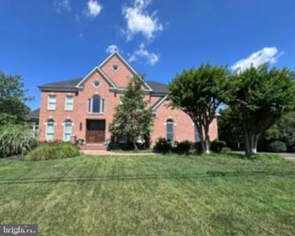 2006 LORD FAIRFAX RD, Vienna, VA 22182