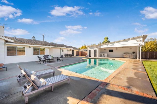 2135 Diana Avenue, Morgan Hill, CA 95037