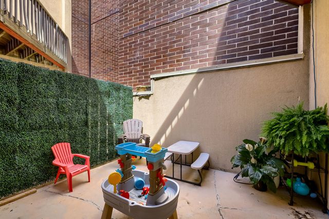 1962 W Lawrence Avenue 204, Chicago, IL 60640