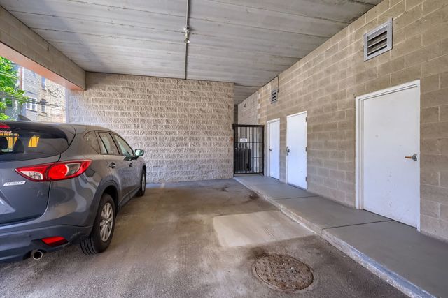 1962 W Lawrence Avenue 204, Chicago, IL 60640