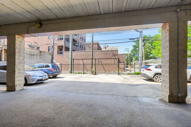 1962 W Lawrence Avenue 204, Chicago, IL 60640