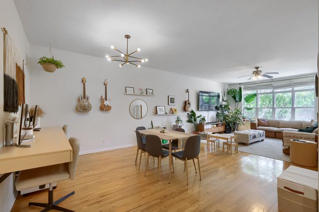 1962 W Lawrence Avenue 204, Chicago, IL 60640