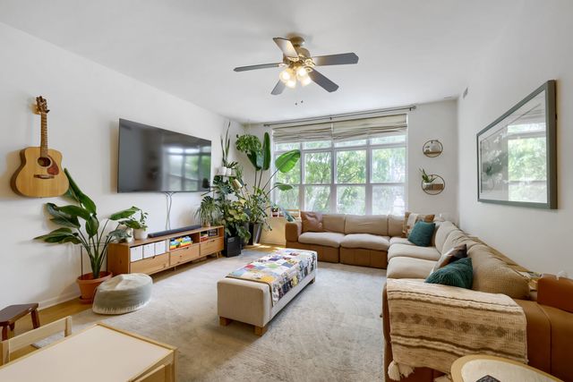 1962 W Lawrence Avenue 204, Chicago, IL 60640