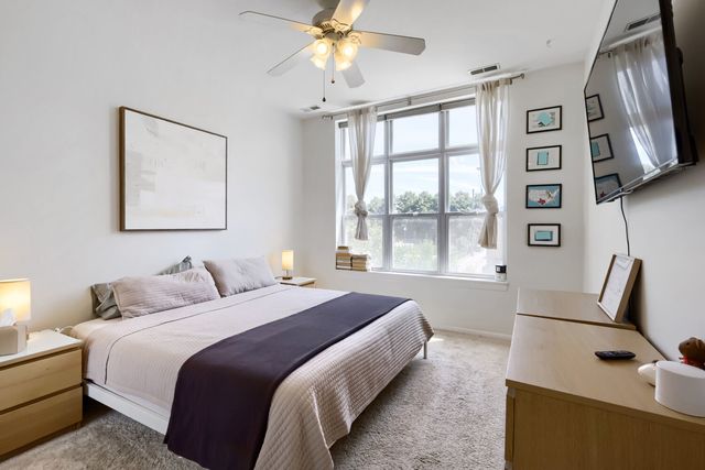 1962 W Lawrence Avenue 204, Chicago, IL 60640