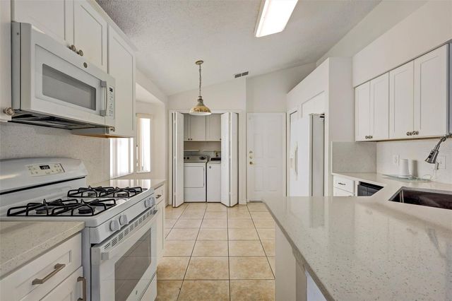 1175 JAYBEE AVENUE, Davenport, FL 33897