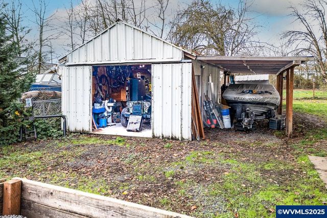 375 N 6th St, Harrisburg, OR 97446