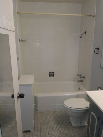 535 N MICHIGAN Avenue 302, Chicago, IL 60611