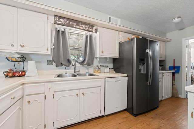 3321 EARL DR, Memphis, TN 38128