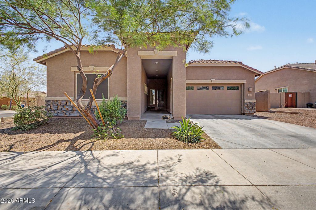 2528 N 212TH Drive, Buckeye, AZ 85396 — photo 2