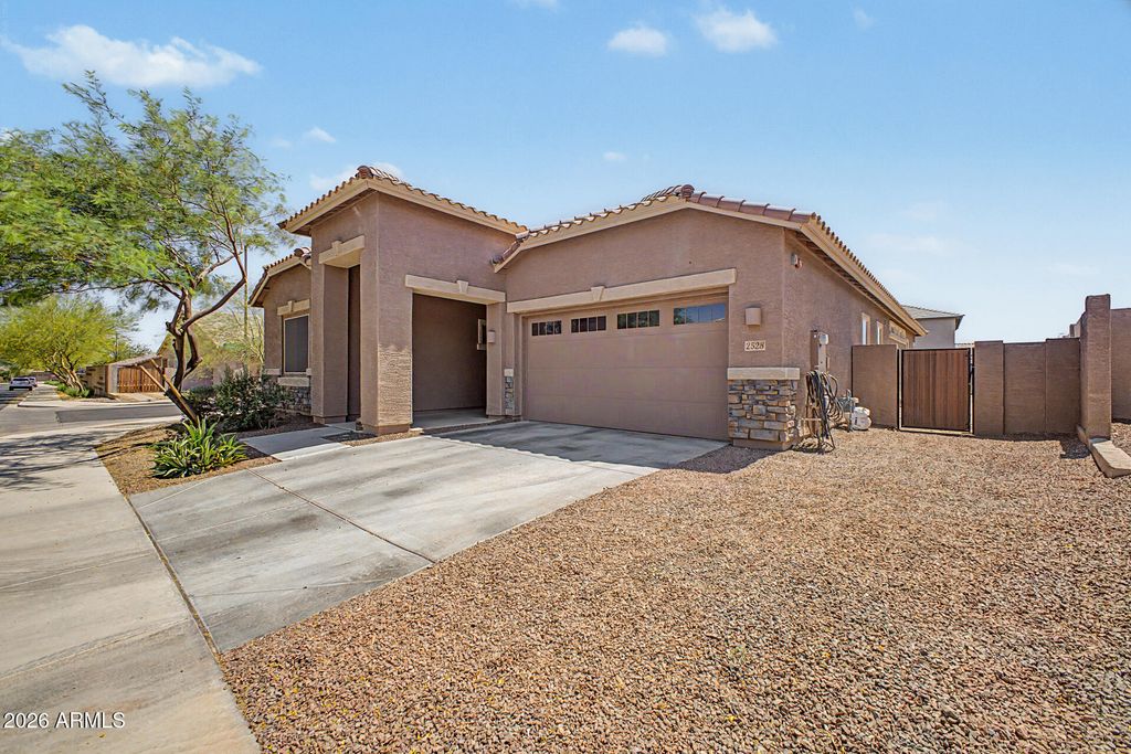 2528 N 212TH Drive, Buckeye, AZ 85396 — photo 3