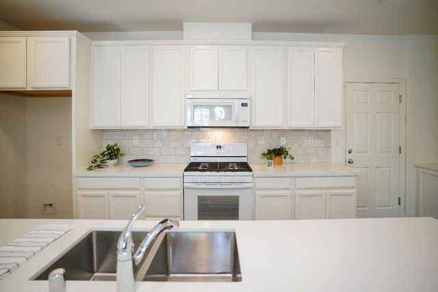10851 Arrington Dr, Rancho Cordova, CA 95670