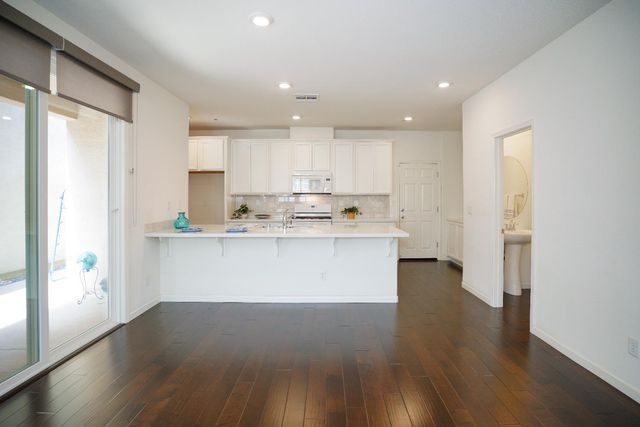 10851 Arrington Dr, Rancho Cordova, CA 95670
