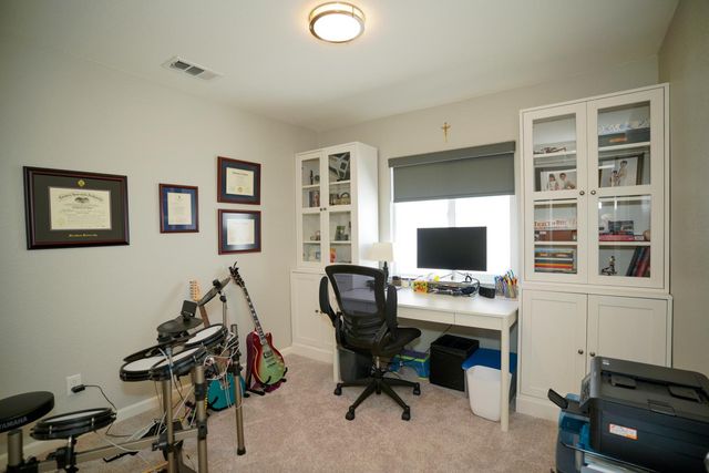 10851 Arrington Dr, Rancho Cordova, CA 95670
