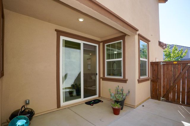 10851 Arrington Dr, Rancho Cordova, CA 95670
