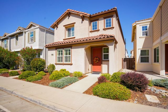 10851 Arrington Dr, Rancho Cordova, CA 95670