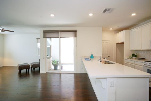 10851 Arrington Dr, Rancho Cordova, CA 95670