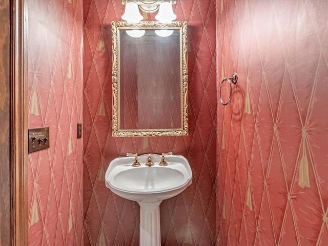 2901 Spyglass Hill Road, Edmond, OK 73034