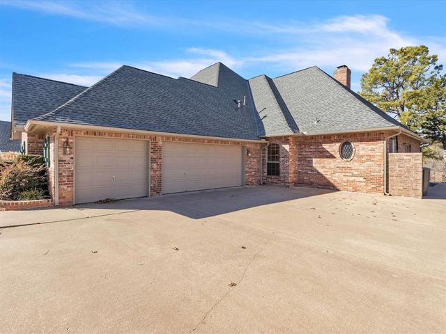 2901 Spyglass Hill Road, Edmond, OK 73034