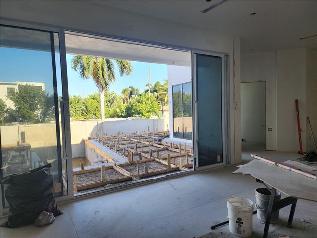 40 NE 16th Place, Fort Lauderdale, FL 33305