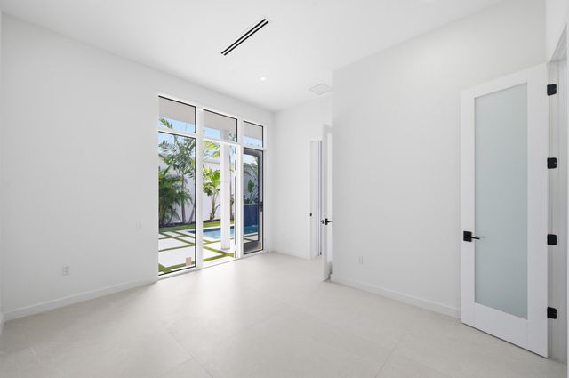 40 NE 16th Place, Fort Lauderdale, FL 33305