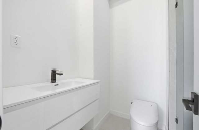 40 NE 16th Place, Fort Lauderdale, FL 33305