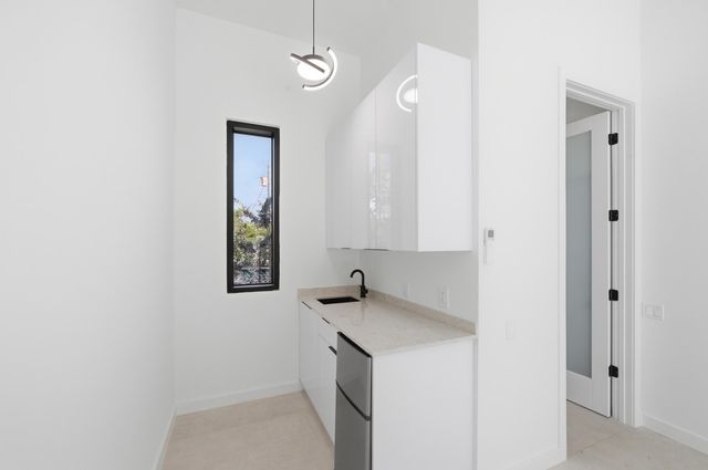 40 NE 16th Place, Fort Lauderdale, FL 33305