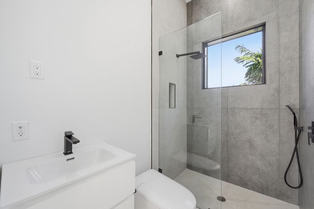 40 NE 16th Place, Fort Lauderdale, FL 33305