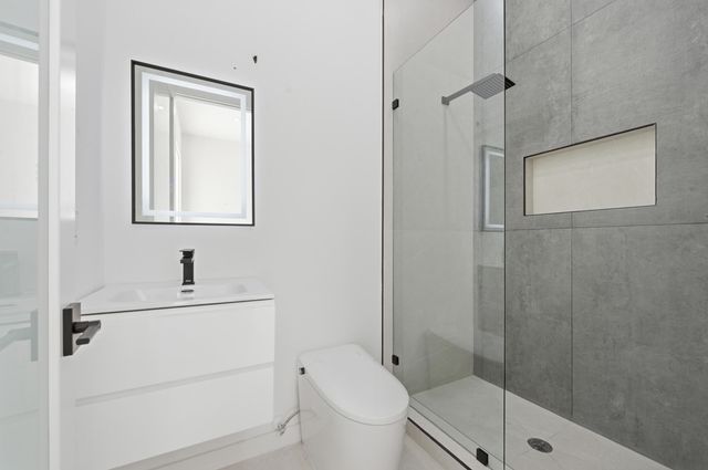 40 NE 16th Place, Fort Lauderdale, FL 33305