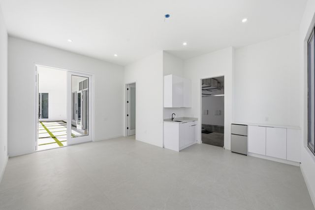 40 NE 16th Place, Fort Lauderdale, FL 33305