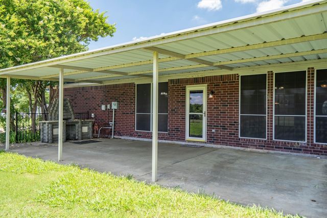697 Meadowview Circle, Van Alstyne, TX 75495