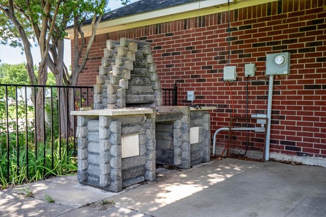 697 Meadowview Circle, Van Alstyne, TX 75495